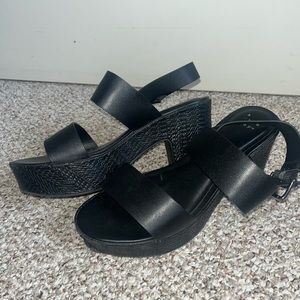 black chunky heel